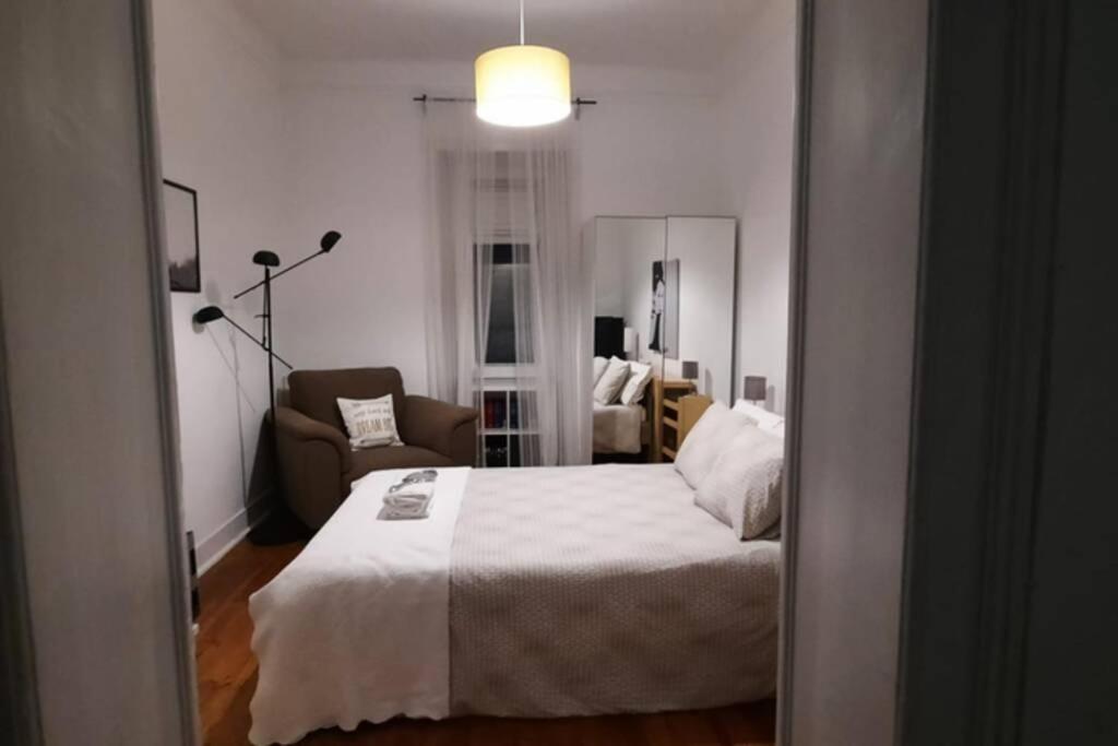 Charming Sunny Terrace / One Bedroom Apartment Lisbon Bagian luar foto