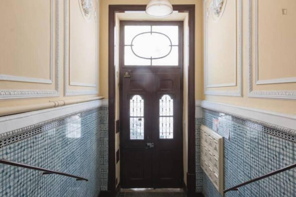 Charming Sunny Terrace / One Bedroom Apartment Lisbon Bagian luar foto
